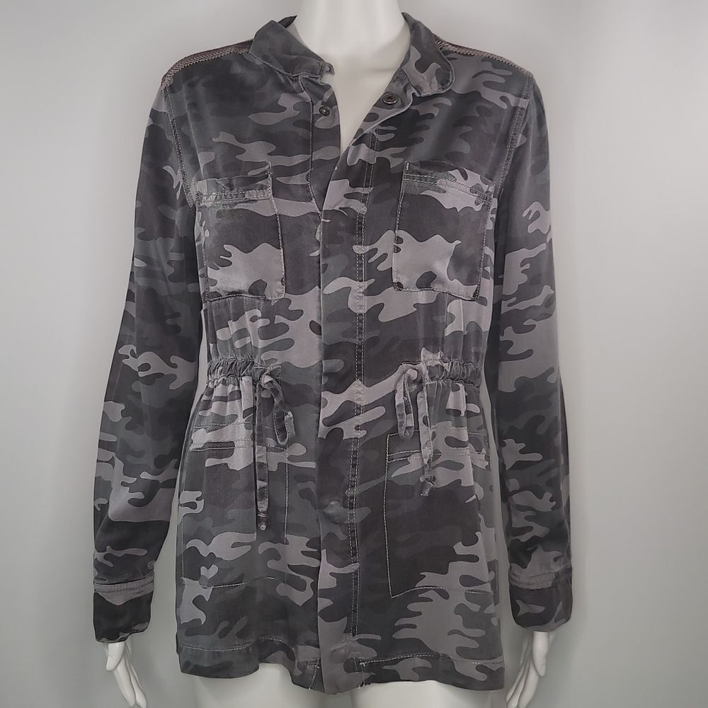 Knox Rose Gray Camo Snap Front Jacket